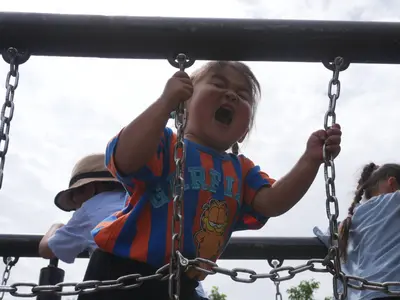 元保育士で2児の母。愛犬と暮らすカメラマンが、自然であたたかい家族写真を撮影♪