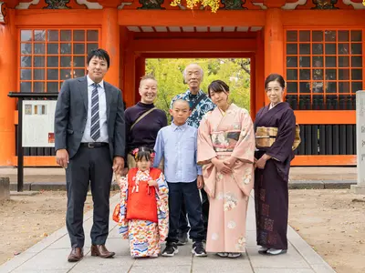 芸能事務所提携カメラマン / やさしい雰囲気で撮影いたします♪ / 和傘２本無料