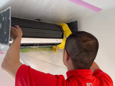 薬品と高圧ポンプを使い隅々まで洗浄します。抗菌コートで防カビ対策を無料サービス。