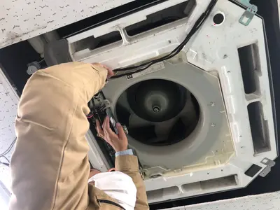 業務用天井埋込エアコン洗浄