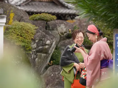 家族の自然な笑顔を残すのが得意なママフォトグラファー☆番傘2色/小物レンタル可