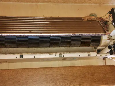 エアコンクリーニング【抗菌消臭も致しますので安心です】◎徹底的にキレイにします
