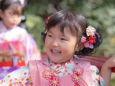 七五三撮影はプロにお任せ和傘貸出し無料　〜一生に残る一瞬を撮影いたします〜