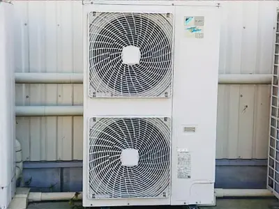 エアコンクリーニングはおそうじ革命にお任せください！（天埋４方向）