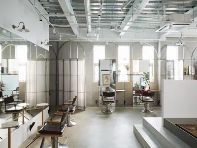 人物写真と建築写真