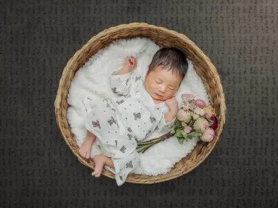 ニューボーンという神秘的な雰囲気、表情を切り取った唯一無二の写真をお届けします。