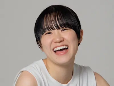 映画のように自然体で撮れるプロフィール写真！外注なしで、素敵な写真を撮ります。