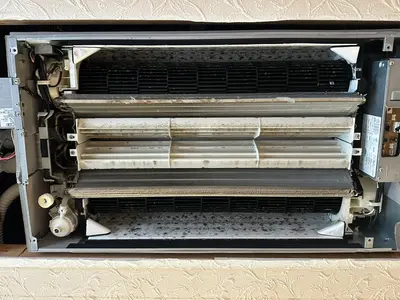 家庭用天井埋込型エアコンクリーニング。抗菌コート無料！