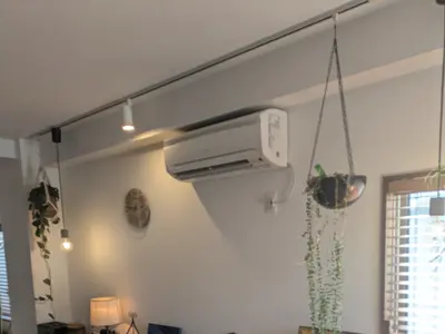 夏本番を前にエアコンクリーニング　プロの技術で爽快感・満足感をお届けします。