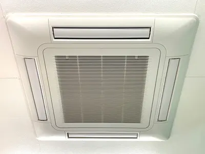 おそうじ革命の業務用エアコン清掃で汚れも臭いもスッキリ洗浄！