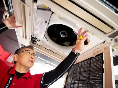 事業所、店舗等の天井埋込エアコン清掃