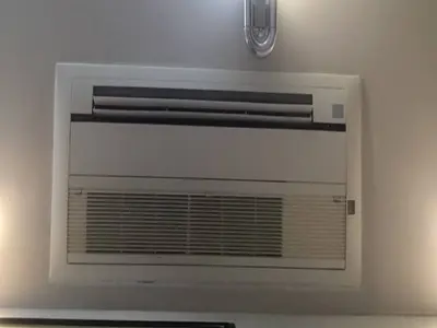 天井エアコンクリーニング全機種対応。家庭用1方向は2,000円引。