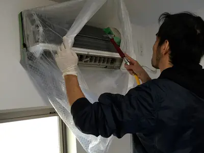 エアコン清掃（掃除機能付きは別料金、ご予約前に要相談、作業に関して条件あり）