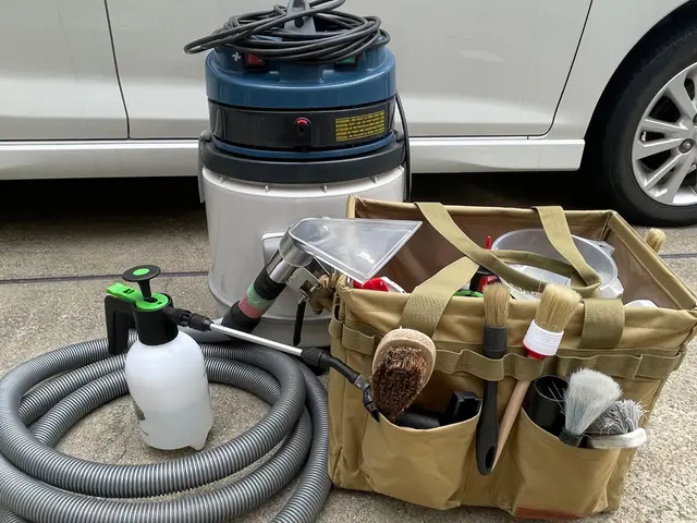 その汚れに困っていませんか。新車のような輝きと快適さを！泉佐野市から伺います！サービスの画像