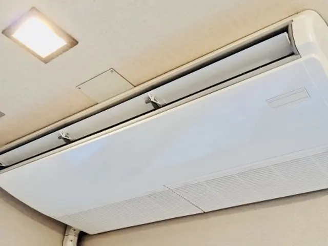 【抗菌防カビコート無料】カビ取り防カビ施工20年のプロが行うエアコンクリーニングサービスの画像