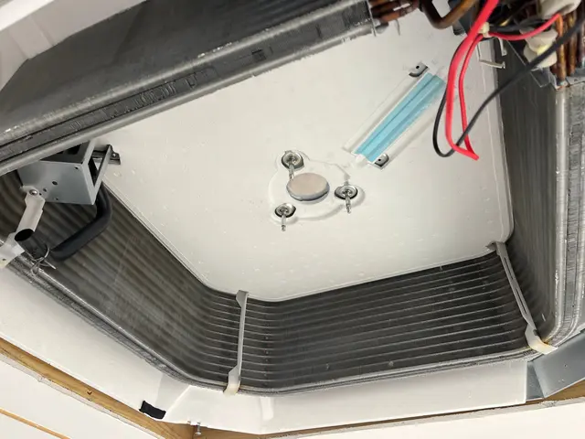 【抗菌防カビコート無料】カビ取り防カビ施工20年のプロが行うエアコンクリーニングサービスの画像