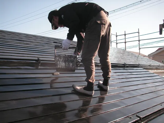 ＼地域密着！／ 確かな技術・丁寧施工で長持ち仕上げ｜屋根塗装【保証最長10年】サービスの画像