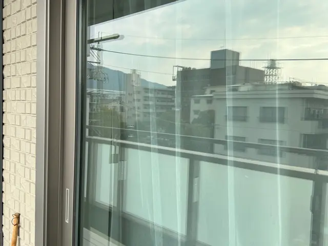 国家検定一級技能士が、防犯・飛散防止・遮断熱・プライバシーフィルム施工します。サービスの画像