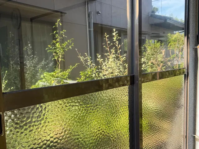 国家検定一級技能士が、防犯・飛散防止・遮断熱・プライバシーフィルム施工します。サービスの画像