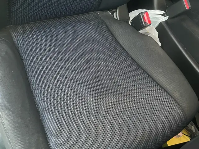 車内クリーニング　シートクリーニングサービスの画像