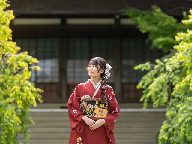 【楽しく、美しく、お洒落にお撮りします】成人式前撮り受付中！約100枚以上保証！