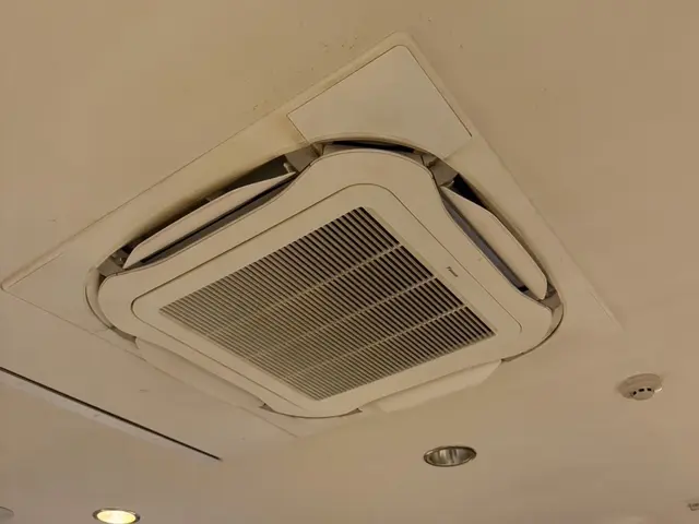 埋込エアコンお任せください！◎抗菌コート無料◎電気工事士対応◎損害保険加入済サービスの画像