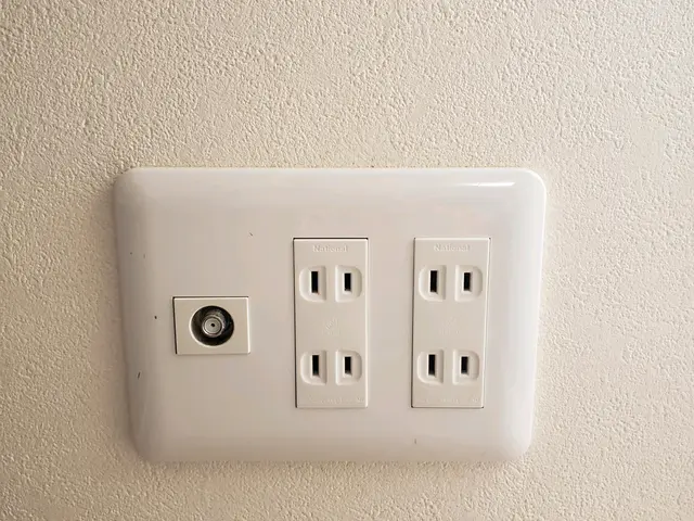 コンセント・スイッチ修理、交換、増設は経験豊富な資格者が直接お伺いします。サービスの画像