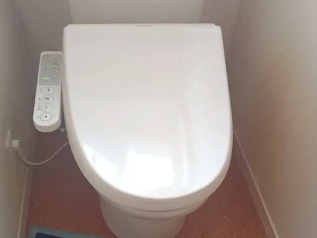 近年温水洗浄便座から発火事故が急増し製造から15年は注意・水道無登録魚者にも注意サービスの画像