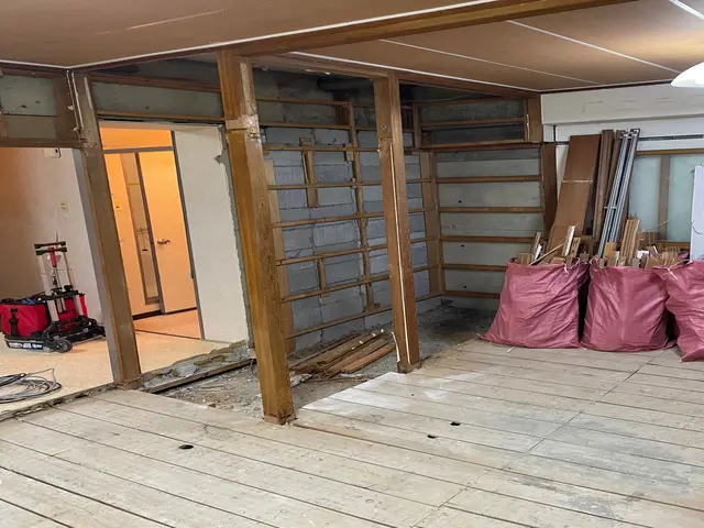 間仕切り壁リフォーム / 撤去サービスの画像