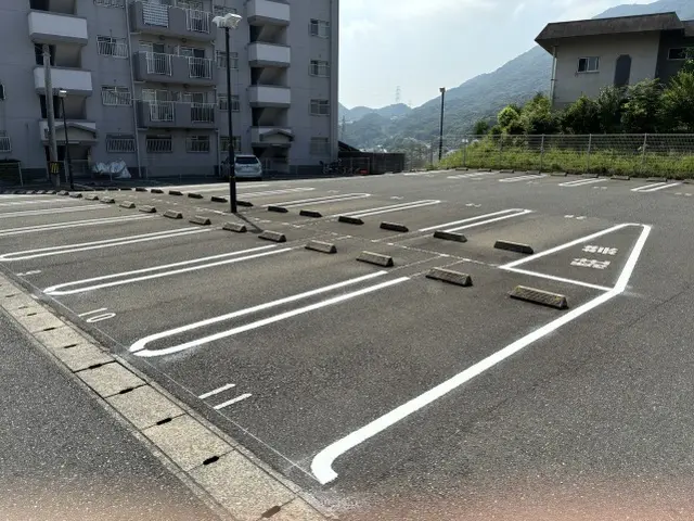 ★区画線工事・駐車場ライン★溶融式・ローラー施工どちらも対応可能です。サービスの画像