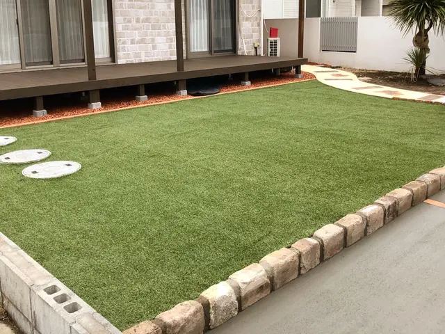 雑草のお悩み解決！【完全自社施工で人工芝を施工致します】素敵なお庭にしませんか！サービスの画像