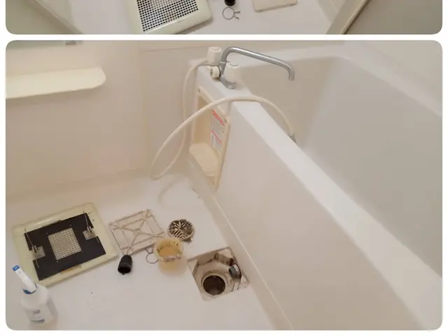 お風呂の水垢、カビを落とします!早めの大掃除今だけ1000円OFFサービスの画像