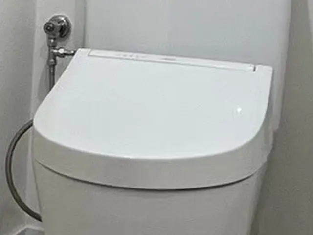 ウォシュレット（温水洗浄便座）取り付け、心を込めて作業いたします。サービスの画像