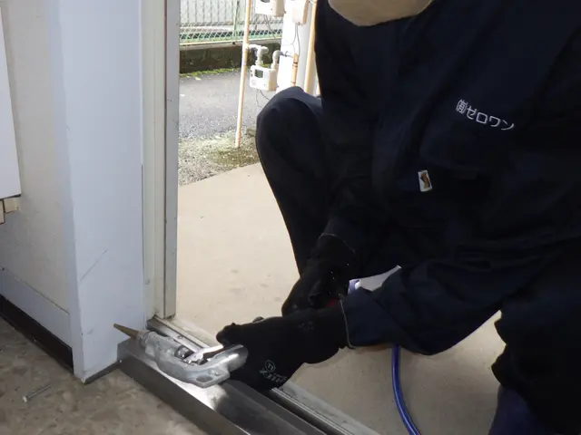 シロアリ予防や駆除も★プロの技術で完全施行★5年保証付★施工写真★ペイペイOK！サービスの画像