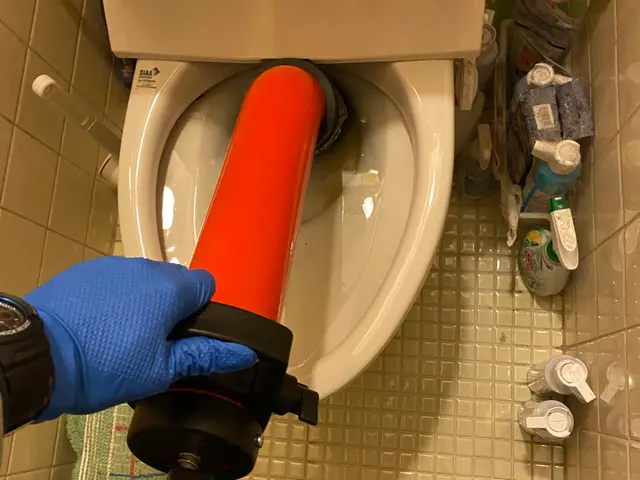 【地域密着】高い技術力でスピード解決！強力なエンジン式高圧洗浄機を使用！！サービスの画像