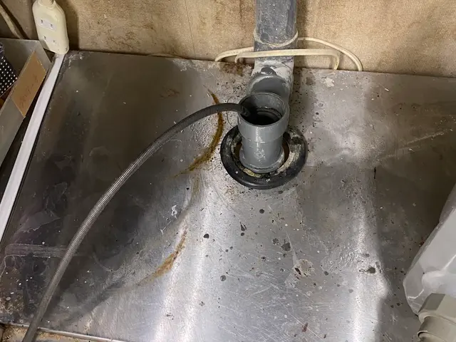 【地域密着】高い技術力でスピード解決！強力なエンジン式高圧洗浄機を使用！！サービスの画像