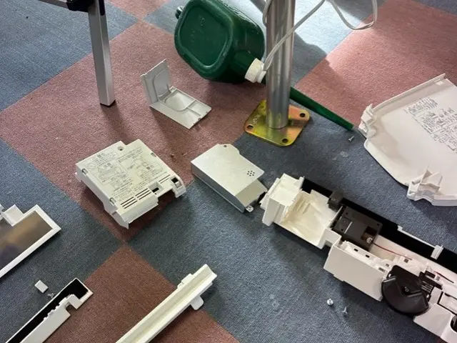 分解洗浄してニオイもすっきり、部屋の空気も綺麗になります。サービスの画像