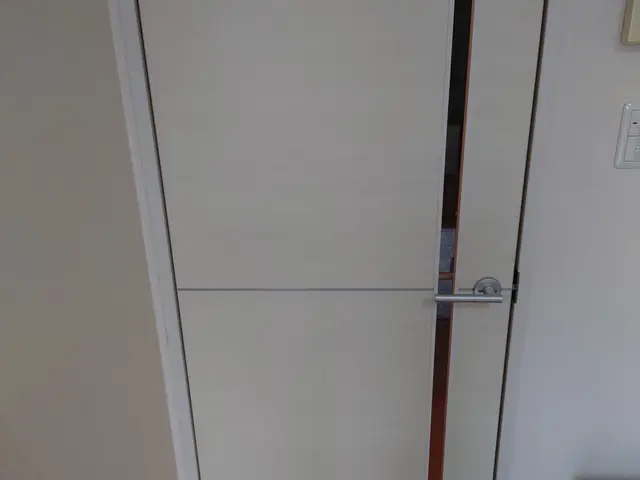 ドアの擦れに開閉不具合修理します。サービスの画像