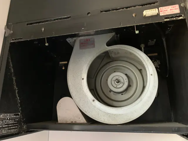 綺麗をお任せください。レンジフードクリーン最後はオーガニック洗剤にて仕上げしますサービスの画像