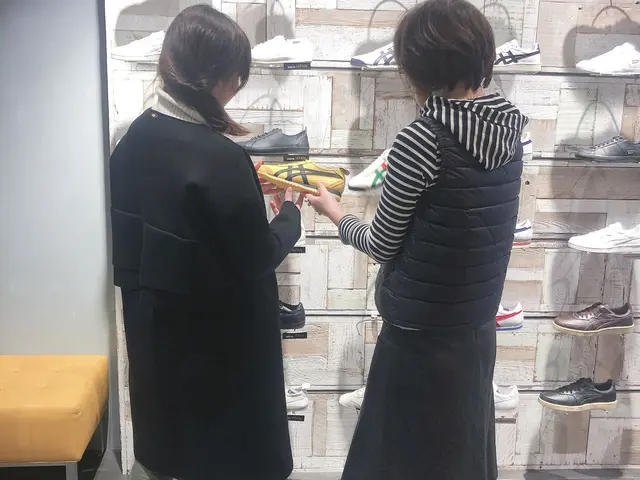 【業歴20年のスタイリスト】お買い物同行もOK！人気の今の自分に似合う服コーデ！サービスの画像