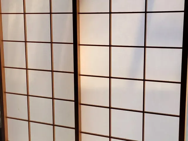 創業50年の信頼。建て付け調整、障子が動かない等の調整無料でさせていただきます。サービスの画像