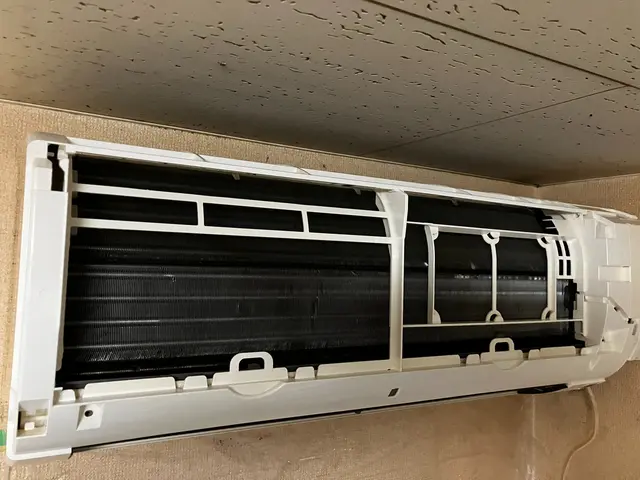 電気工事士による汚れ徹底除去！時間をかけて納得の仕上がりまで対応**サービスの画像