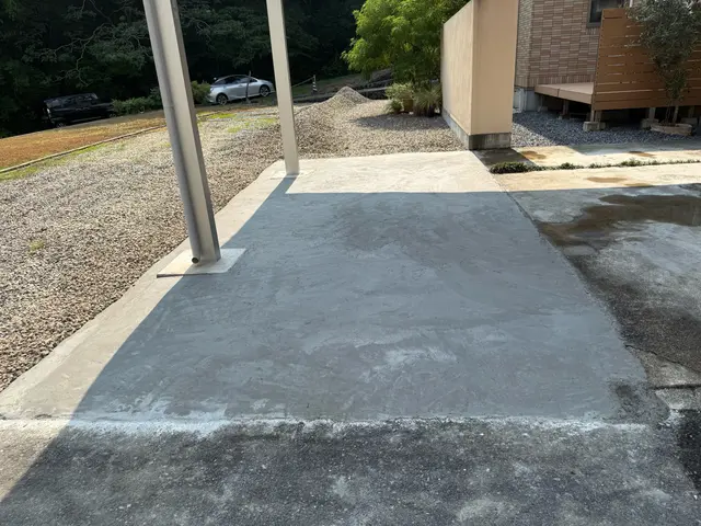 駐車場セメント施工サービスの画像