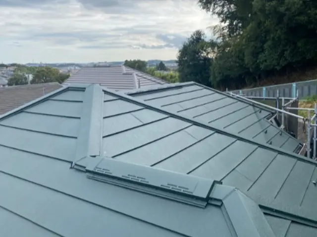 【屋根修理 / カバー工法・重ね葺き】職人歴27年の技術で迅速丁寧に仕上げます！サービスの画像