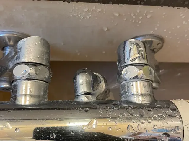 少量の水漏れから対応させていただきます。サービスの画像