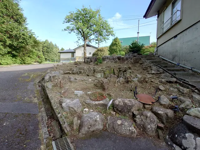 どんな広い庭や土地の草刈り最新の道具や機械を使ってこなせます！サービスの画像