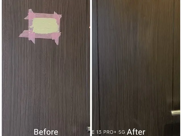 室内ドアの陥没穴補修。ドア交換の約1/10の費用!小さな傷は更に低価格対応サービスの画像