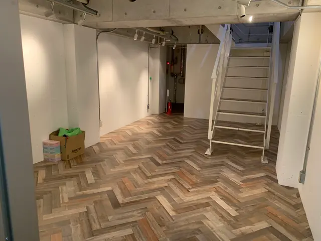 口コミ数・高評価1位頂きました！少量〜オフィスなど、両面テープ施工も対応致しますサービスの画像