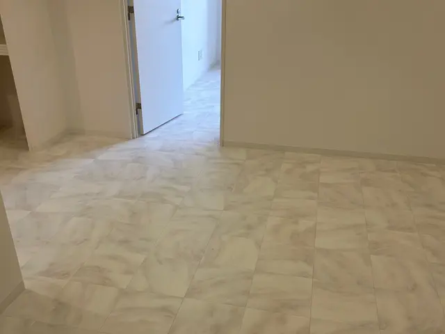 口コミ数・高評価1位頂きました！少量〜オフィスなど、両面テープ施工も対応致しますサービスの画像