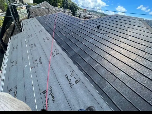 金属瓦に夜カバー工事サービスの画像